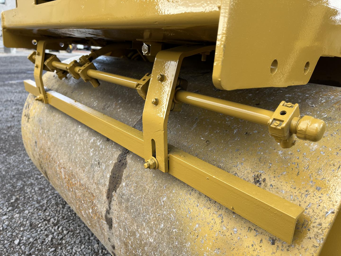 imagenes/INVOICE/2026/18992/Compactador_Caterpillar_CB-224C_10.JPG