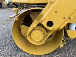 Compactador Caterpillar CB-224C