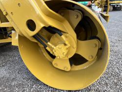 Compactador Caterpillar CB-224C