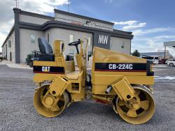 Compactador Caterpillar CB-224C