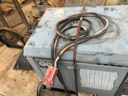 CARGADOR DE MONTACARGA GNB FER100 18-750T1