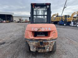 Montacarga Toyota 7FDU35
