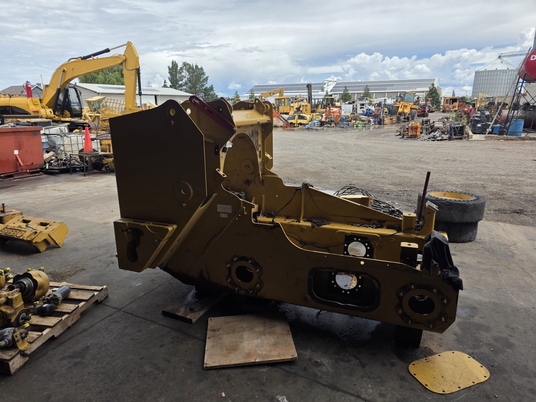 imagenes/INVOICE/2026/19081/MINICARGADOR_CATERPILLAR_246D_PARA_REFACCIONES_3.jpg