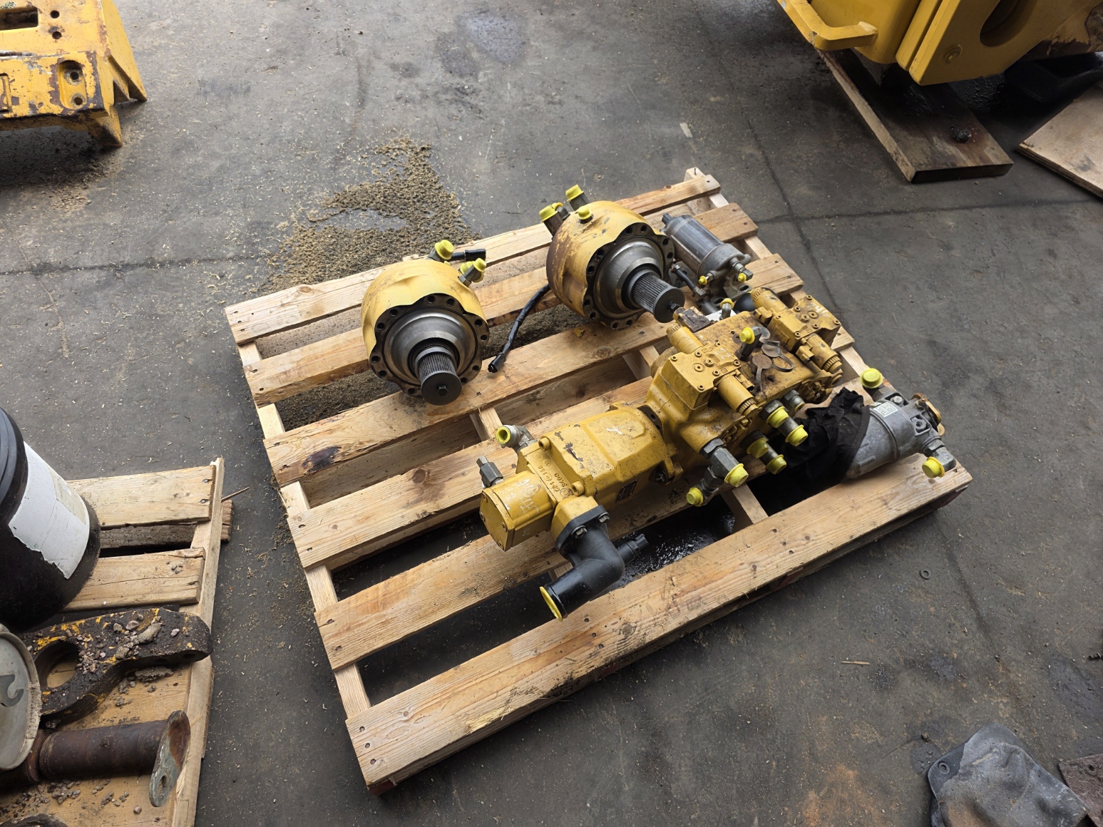 imagenes/INVOICE/2026/19081/MINICARGADOR_CATERPILLAR_246D_PARA_REFACCIONES_5.jpg