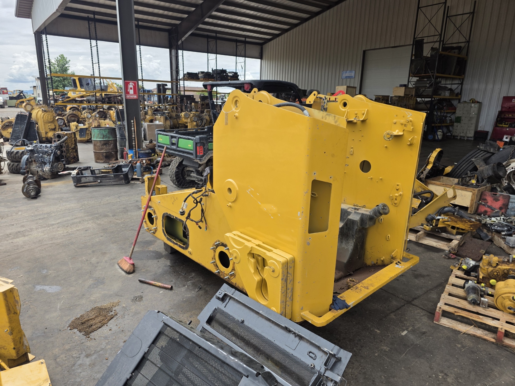 imagenes/INVOICE/2026/19081/MINICARGADOR_CATERPILLAR_246D_PARA_REFACCIONES_7.jpg