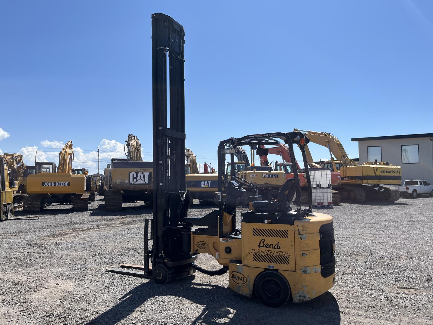 imagenes/INVOICE/2026/19107/Montacarga_Landoll_B40VAC__17.JPG