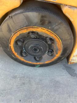 MONTACARGA LANDOLL  B40VAC