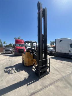 MONTACARGA LANDOLL  B40VAC