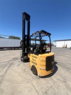 MONTACARGA LANDOLL  B40VAC