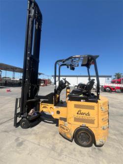 MONTACARGA LANDOLL  B40VAC