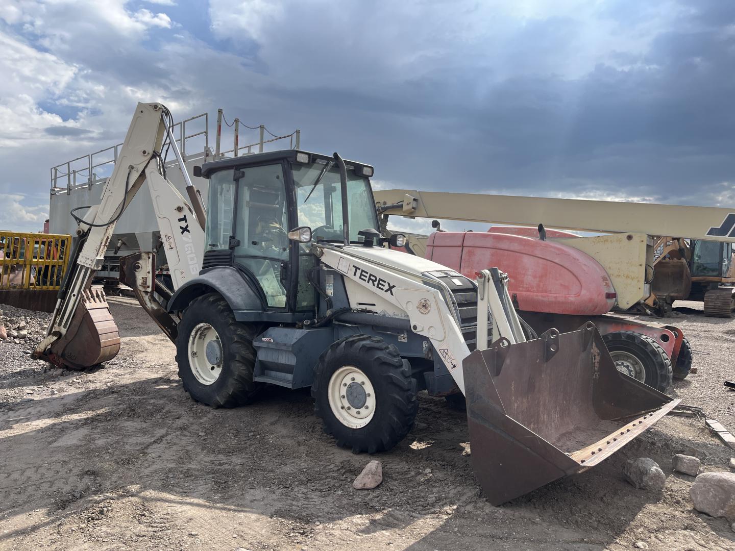 imagenes/INVOICE/2026/19120/Retroexcavadora_Terex_TX760B_1.JPG