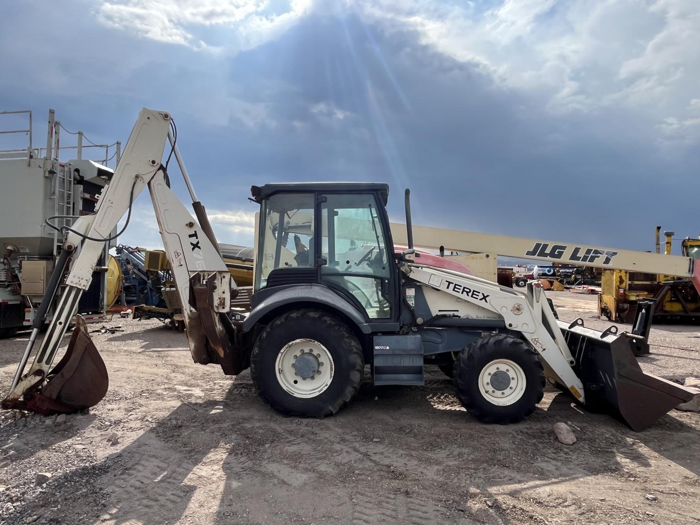 imagenes/INVOICE/2026/19120/Retroexcavadora_Terex_TX760B_12.JPG