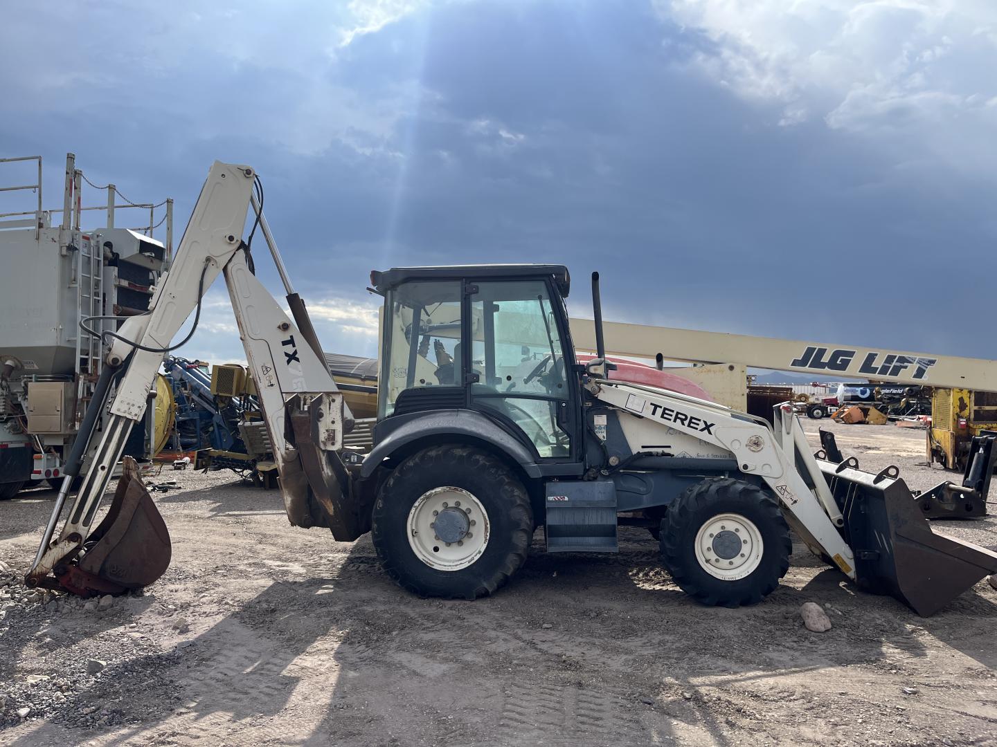 imagenes/INVOICE/2026/19120/Retroexcavadora_Terex_TX760B_2.JPG