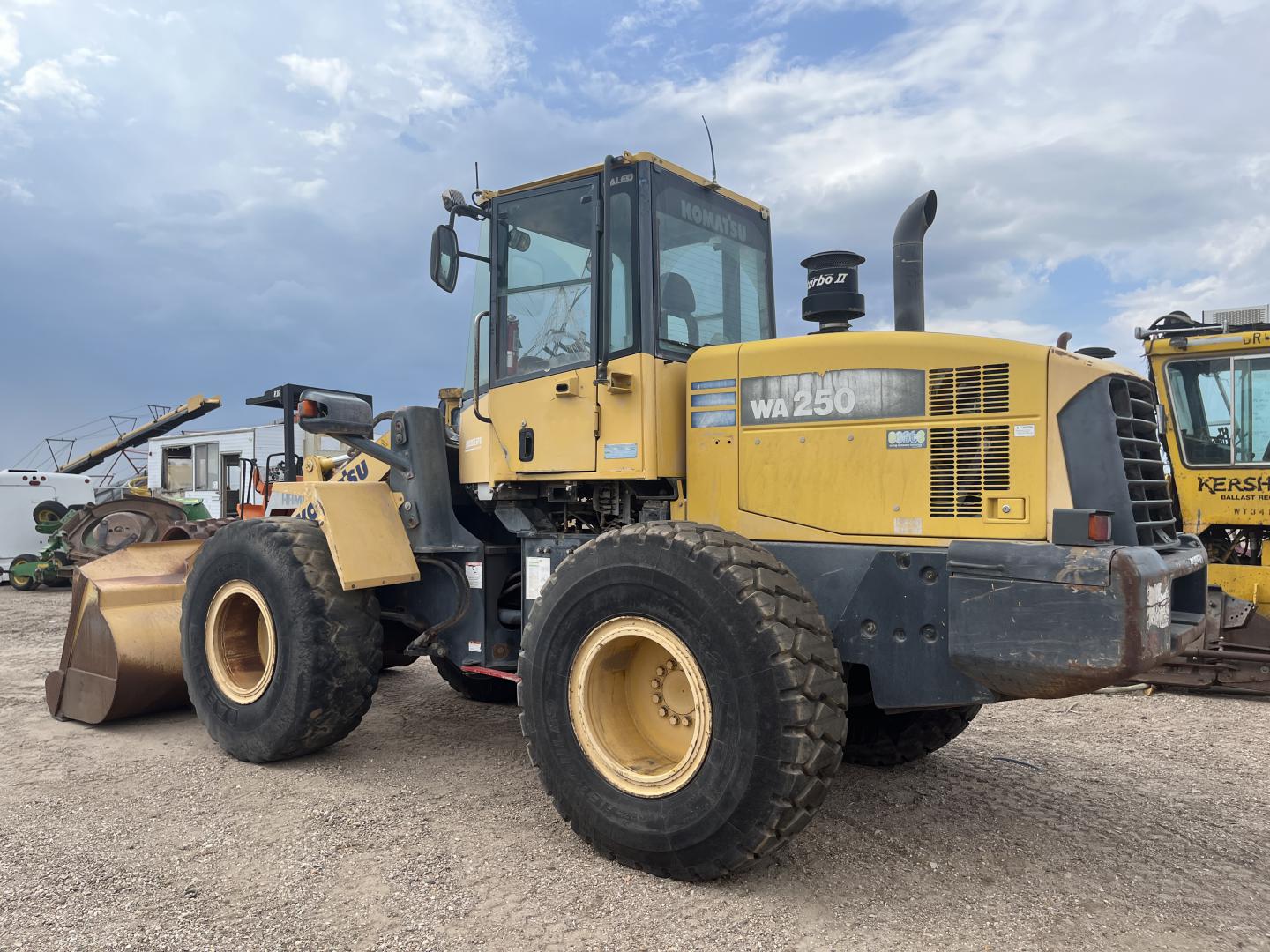imagenes/INVOICE/2026/19121/Cargador_frontal_Komatsu_WA250_3.JPG