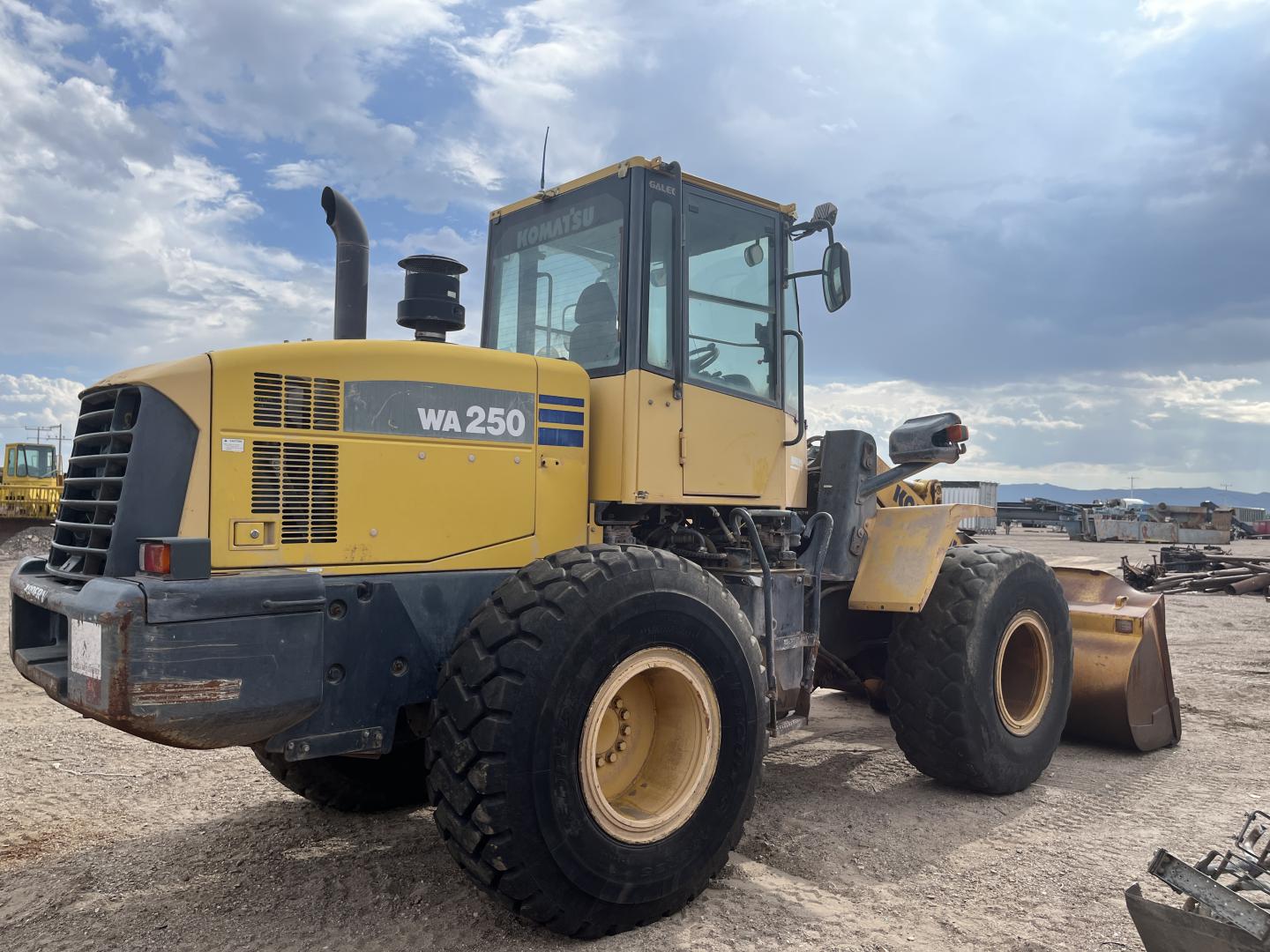 imagenes/INVOICE/2026/19121/Cargador_frontal_Komatsu_WA250_8.JPG