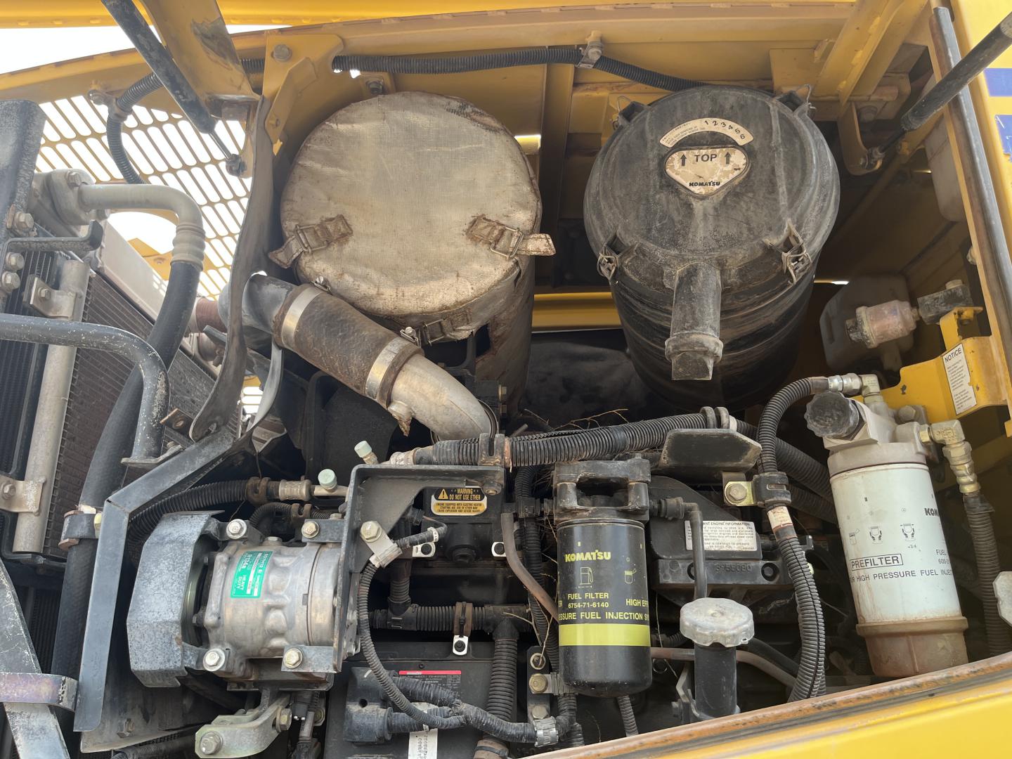 imagenes/INVOICE/2026/19121/Cargador_frontal_Komatsu_WA250_9.JPG