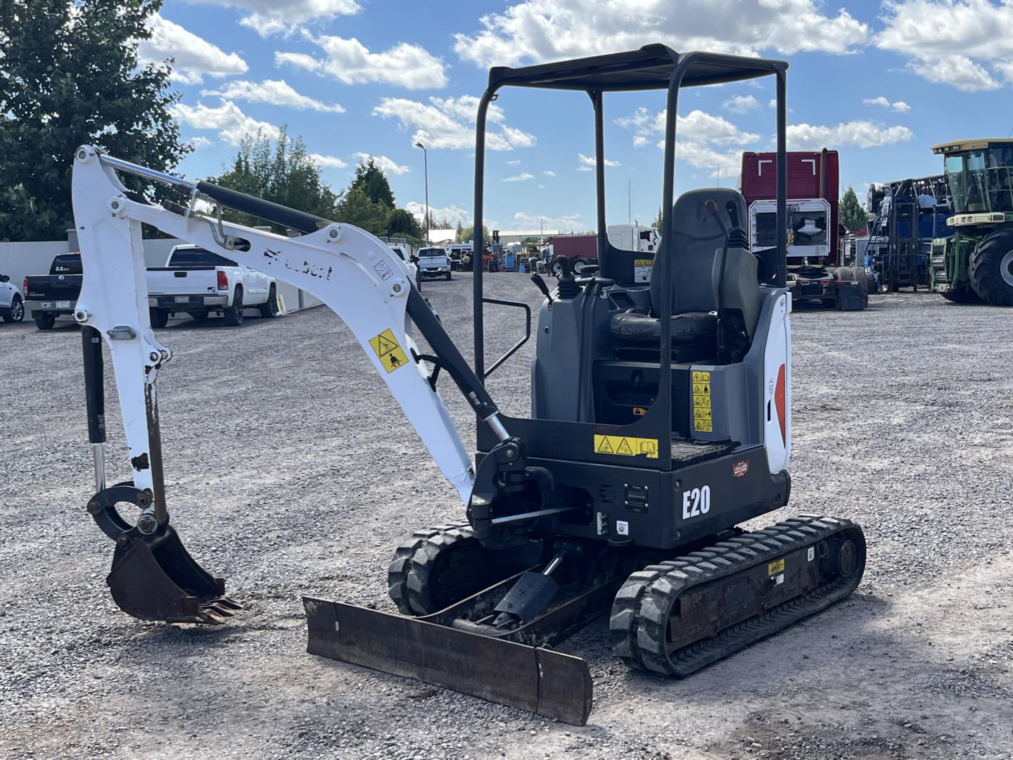 imagenes/INVOICE/2026/19134/Miniexcavadora_Bobcat_E20_21.JPG