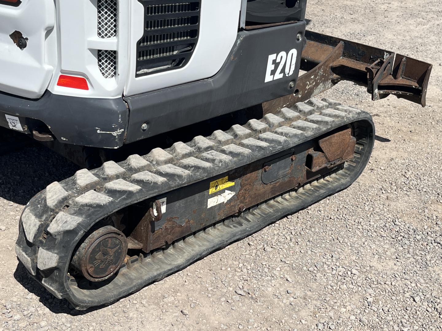 imagenes/INVOICE/2026/19134/Miniexcavadora_Bobcat_E20_5.JPG