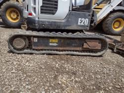 MINIEXCAVADORA BOBCAT E20