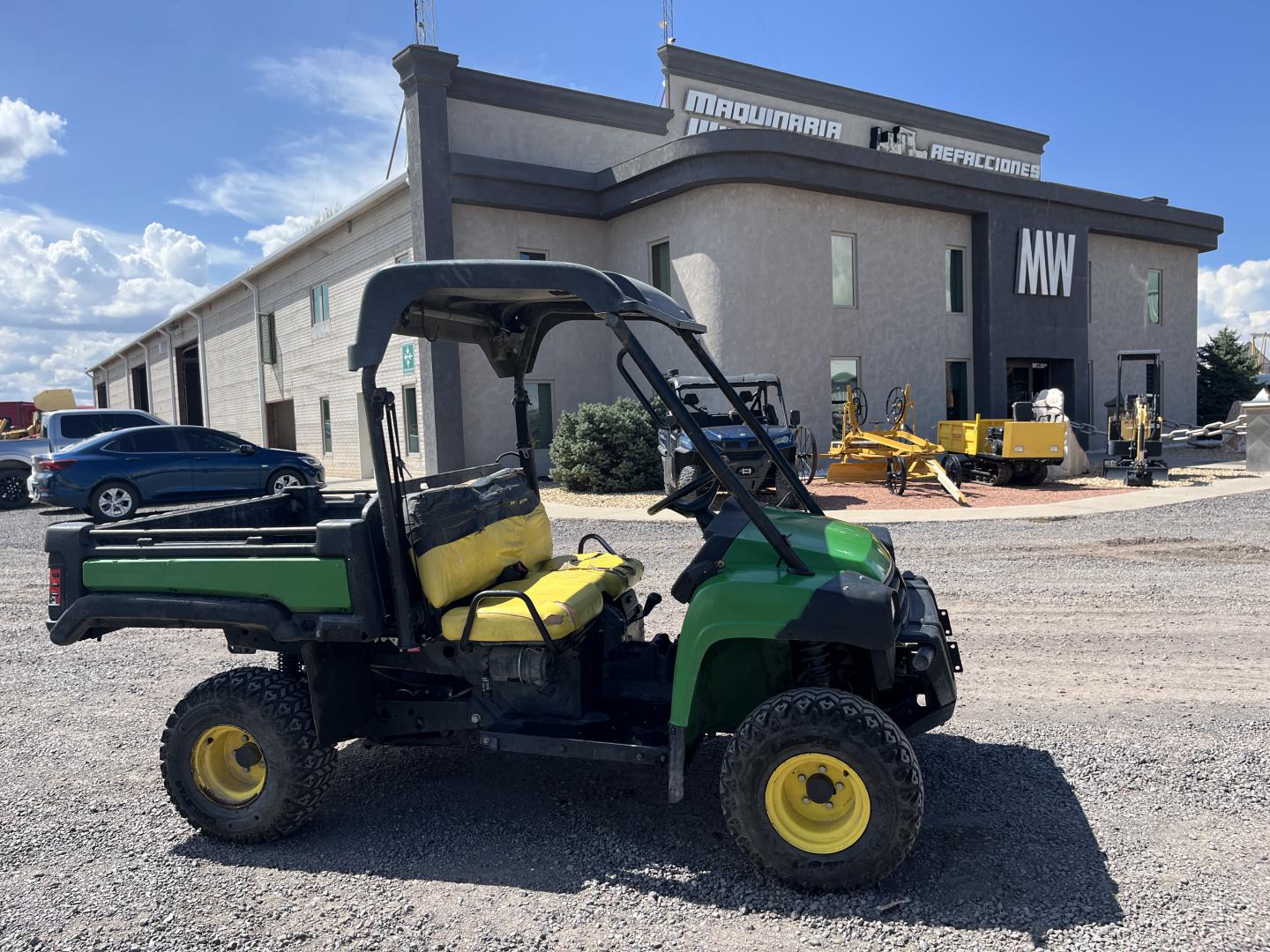 imagenes/INVOICE/2026/19143/Vehiculo_utilitario_John_Deere_GATOR_HPX815E_1.JPG
