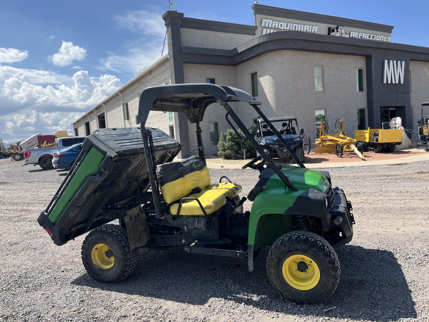 imagenes/INVOICE/2026/19143/Vehiculo_utilitario_John_Deere_GATOR_HPX815E_27.JPG