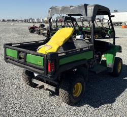 VEHICULO UTILITARIO JOHN DEERE GATOR HPX815E