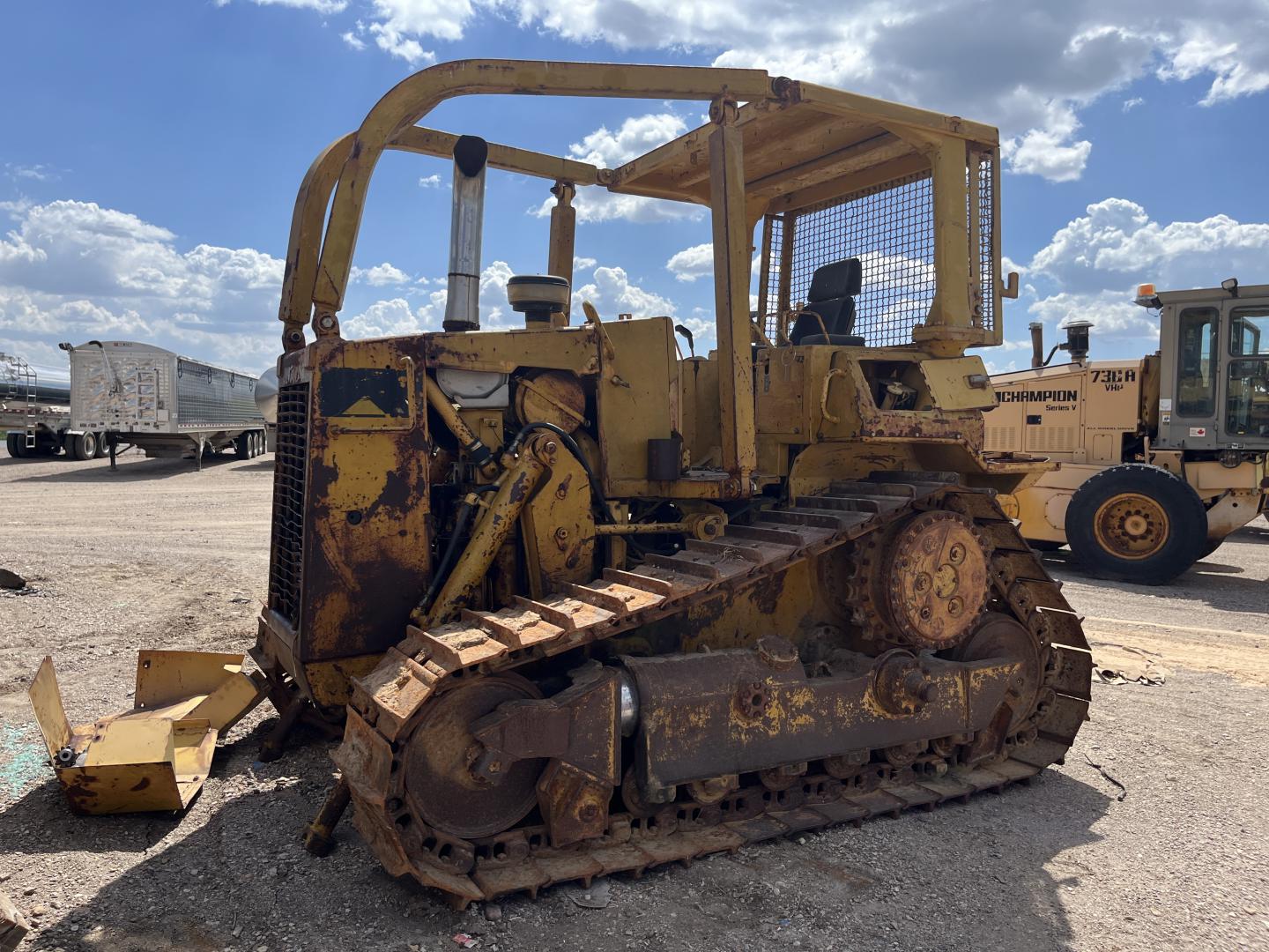 imagenes/INVOICE/2026/19155/Topador_frontal_Caterpillar_D5H_1.JPG