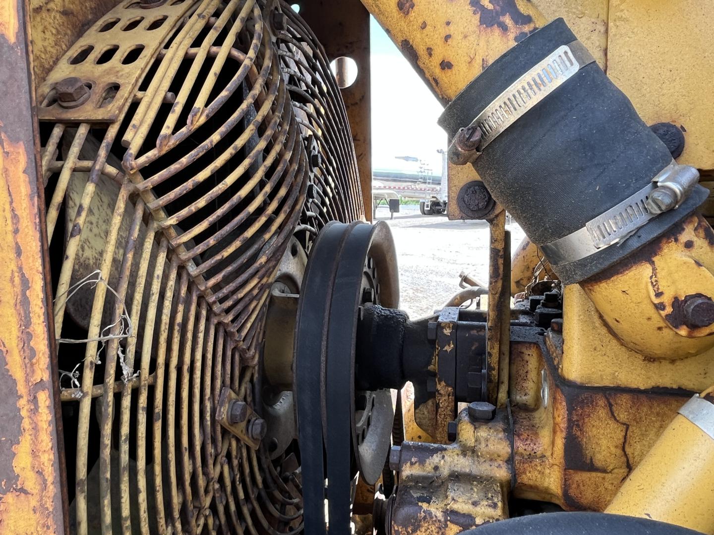 imagenes/INVOICE/2026/19155/Topador_frontal_Caterpillar_D5H_21.JPG