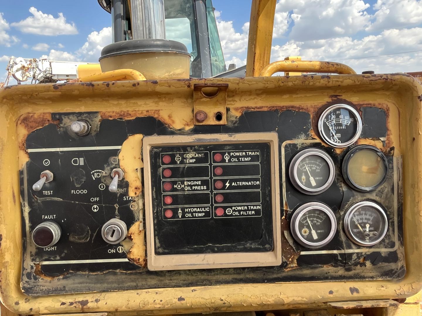 imagenes/INVOICE/2026/19155/Topador_frontal_Caterpillar_D5H_29.JPG