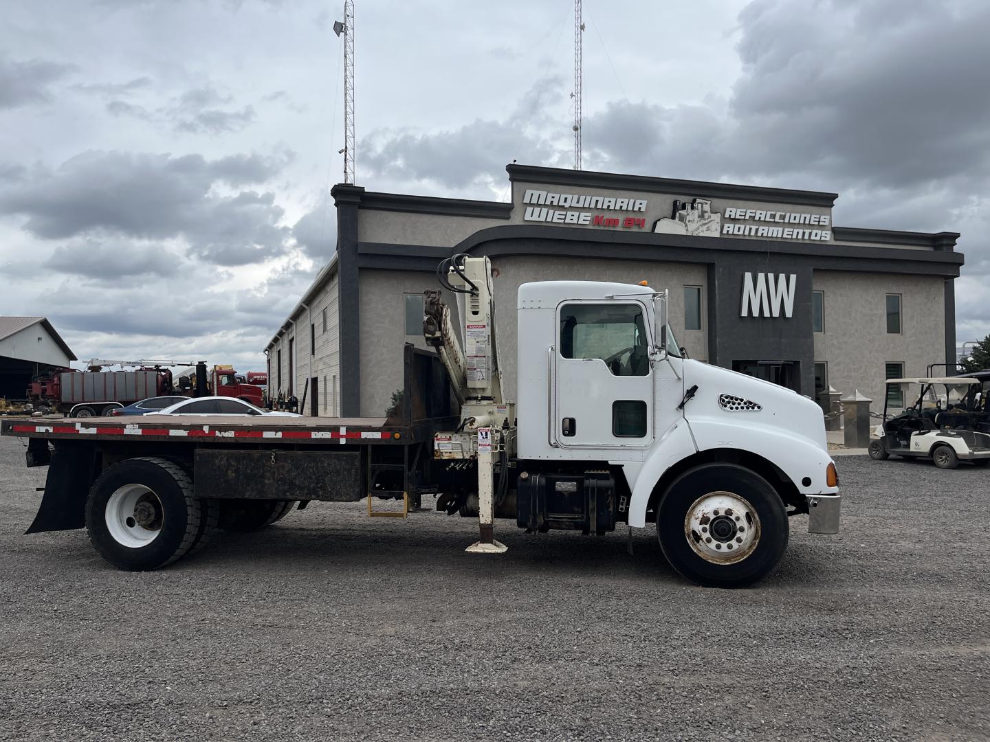 imagenes/INVOICE/2026/19166/Camion_Kenworth_T300_con_grua_National_Crane_serie_N50_1.JPG