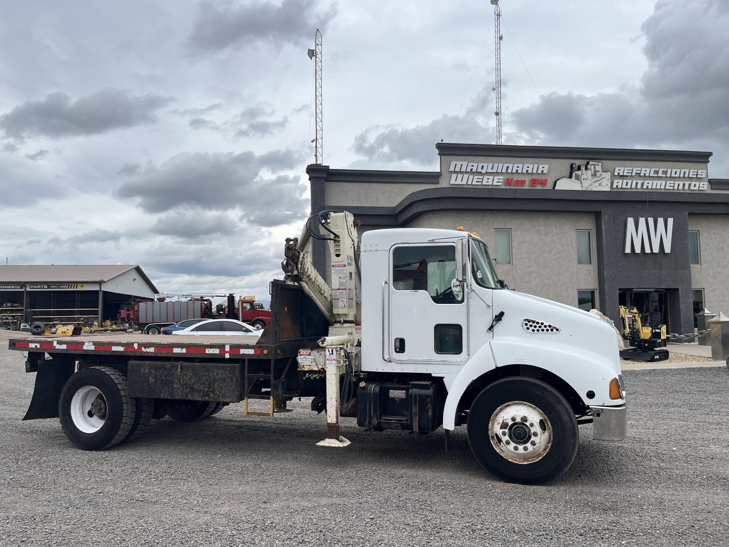 imagenes/INVOICE/2026/19166/Camion_Kenworth_T300_con_grua_National_Crane_serie_N50_2.JPG