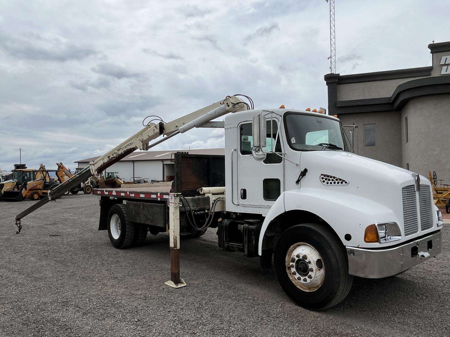 imagenes/INVOICE/2026/19166/Camion_Kenworth_T300_con_grua_National_Crane_serie_N50_60.JPG