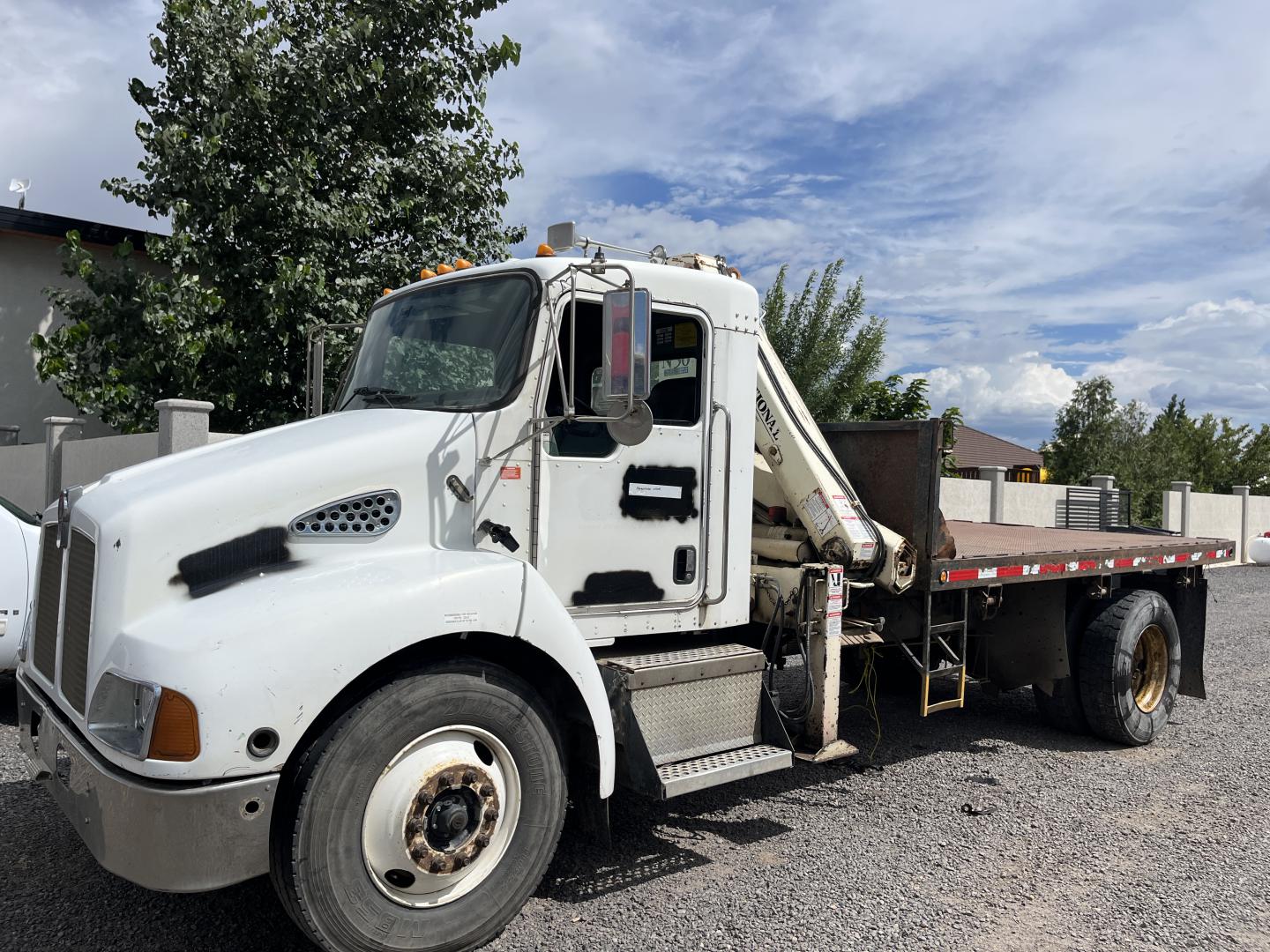 imagenes/INVOICE/2026/19166/Camion_Kenworth_T300_con_grua_National_Crane_series_N50_1.JPG