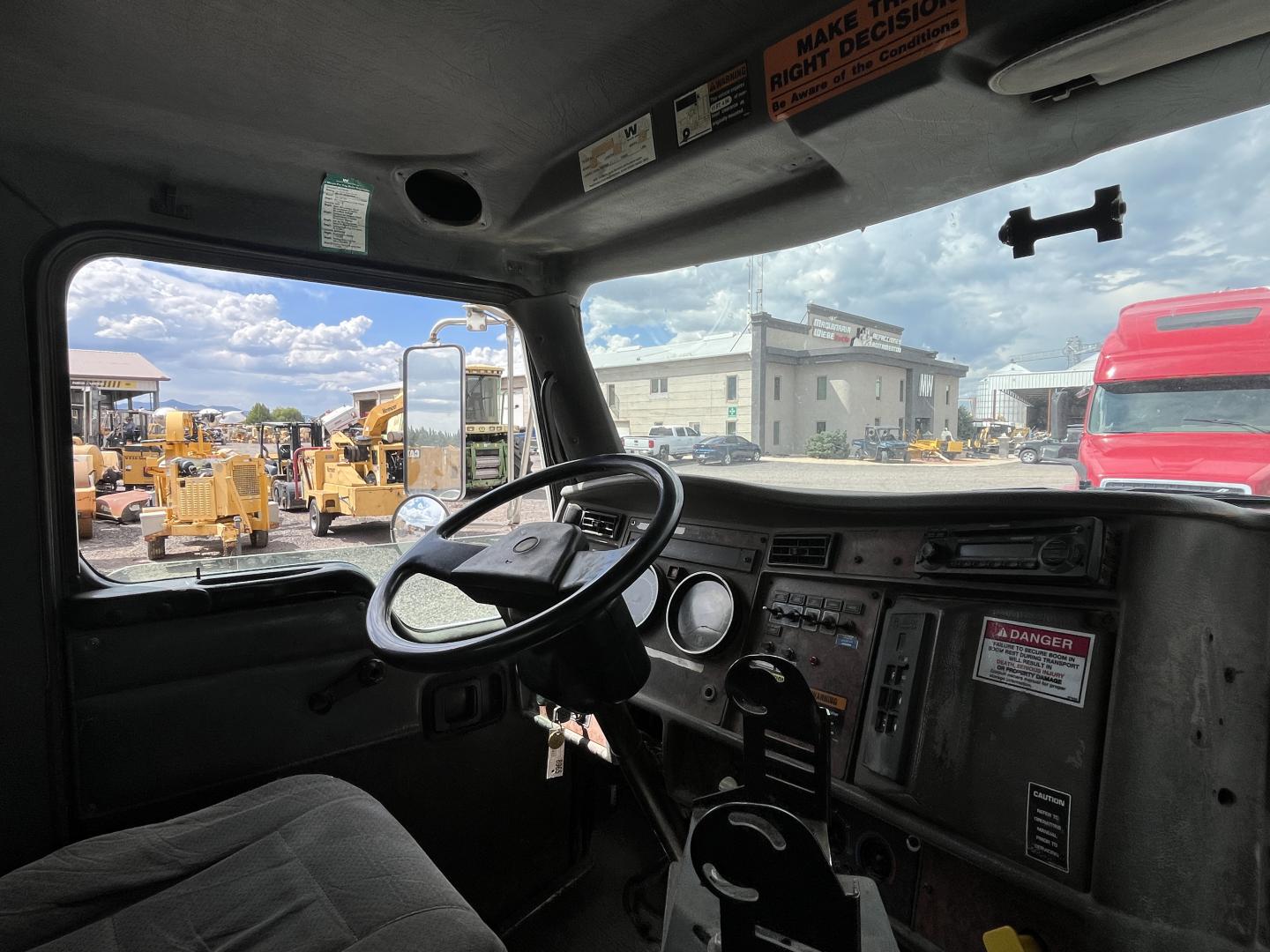 imagenes/INVOICE/2026/19166/Camion_Kenworth_T300_con_grua_National_Crane_series_N50_5.JPG