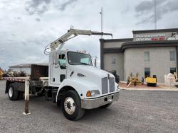 Camion Kenworth T300 con grua National Crane serie N50