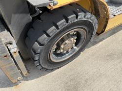 Montacarga Caterpillar 2P5000
