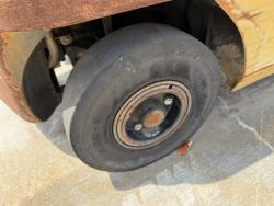 Montacarga Caterpillar 2P5000