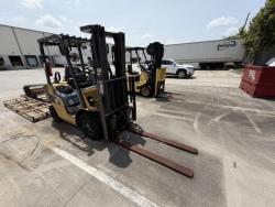 Montacarga Caterpillar 2P5000