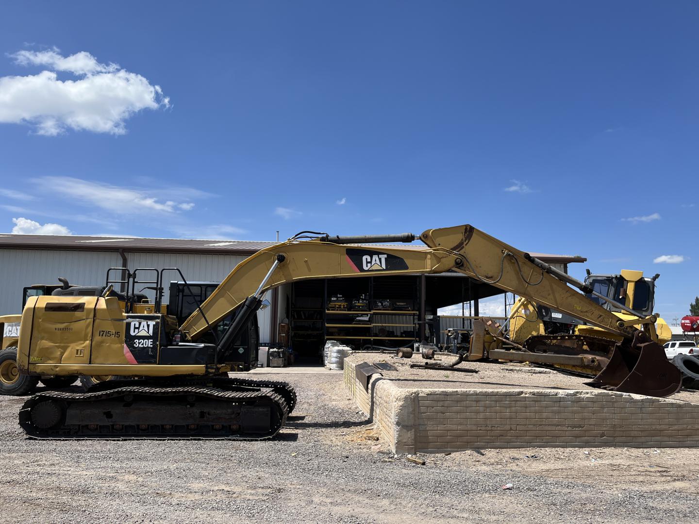 imagenes/INVOICE/2026/19170/Excavadora_Caterpillar_320EL_2.JPG
