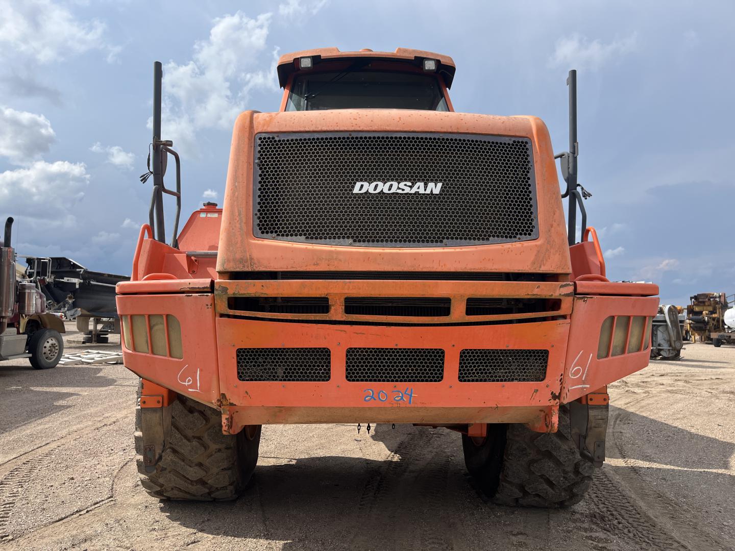 imagenes/INVOICE/2026/19173/Dompe_articulado_Doosan_DA40_29.JPG