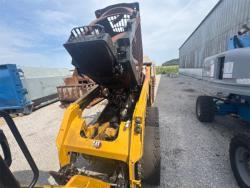Minicargador Caterpillar 242D3