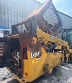Minicargador Caterpillar 242D3
