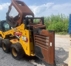 Minicargador Caterpillar 242D3
