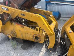 Minicargador Caterpillar 242D3