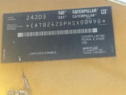 Minicargador Caterpillar 242D3