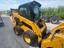 Minicargador Caterpillar 242D3