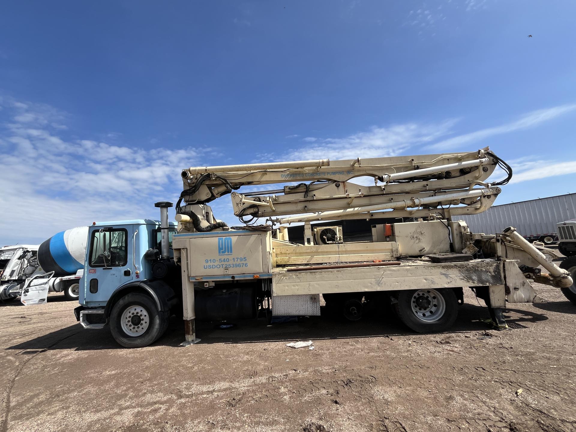 imagenes/INVOICE/2026/19183/Camion_Mack_con_bomba_de_concreto_Putzmeister_bsf_28Z_3.JPG