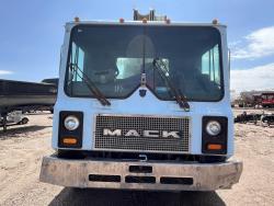 Camion Mack MR688S con Bomba de concreto Putzmeister BSF28Z.12L