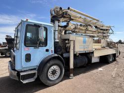 Camion Mack MR688S con Bomba de concreto Putzmeister BSF28Z.12L