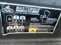 Camion Mack MR688S con Bomba de concreto Putzmeister BSF28Z.12L